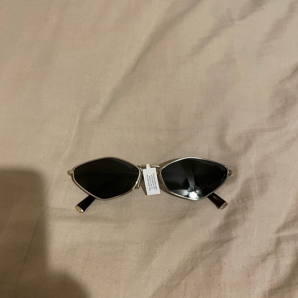 Miu Miu OMU 56ZS Sunglasses - Picture 2 of 8